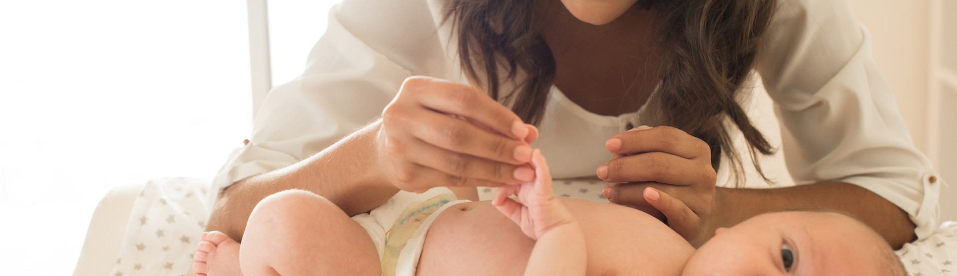 What Does a Postpartum Doula Actually Do? Day vs Night Explained